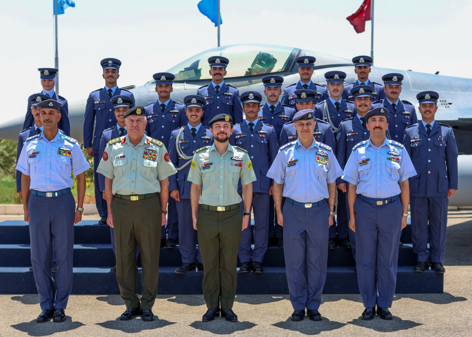 Regent attends graduation of 53rd class of air force cadets at King Hussein Air College