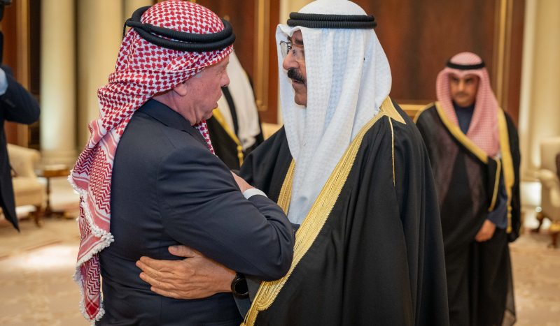 King, Crown Prince extend condolences to Kuwait emir over passing of Sheikh Nawaf
