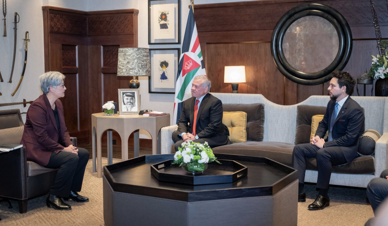 King receives Australian FM, urges unified international position to stop Israeli aggression on Gaza