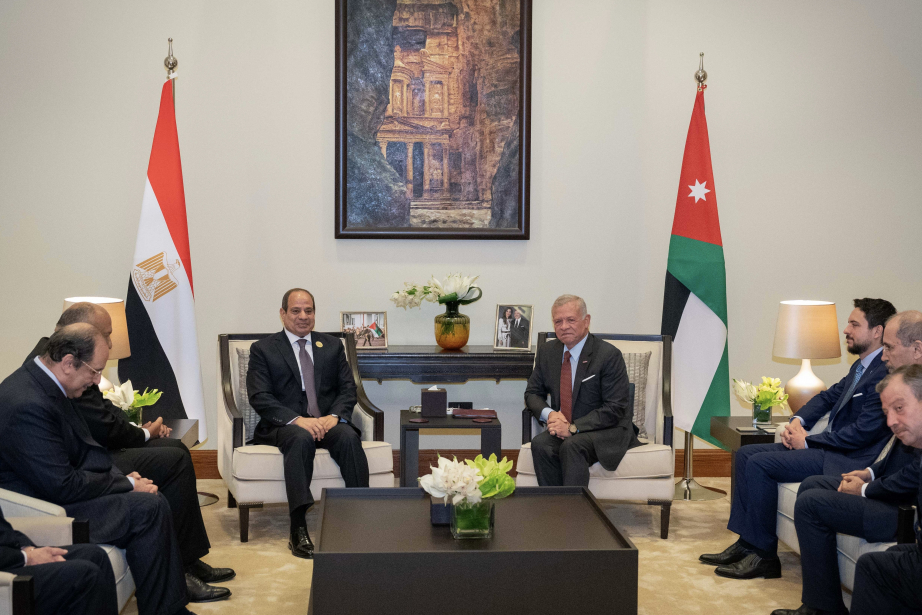 King meets Egypt president, urges translating outcomes of Gaza conference into action