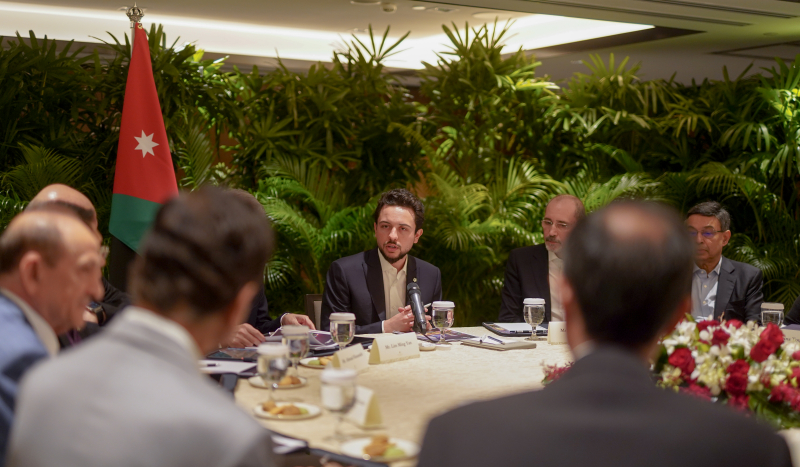 Crown Prince discusses investment opportunities with Singapore business leaders