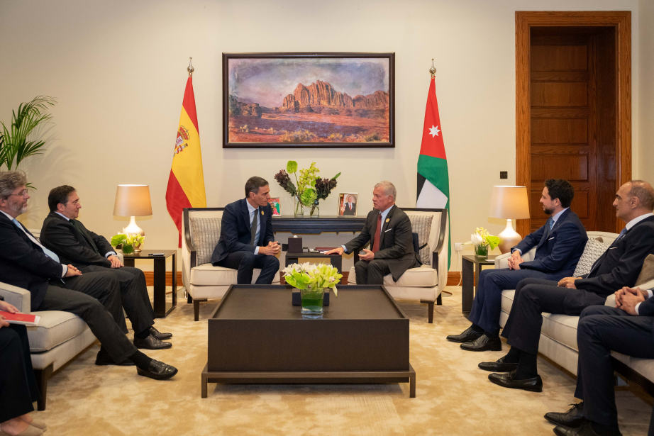 King meets heads of state and delegation attending Gaza conference