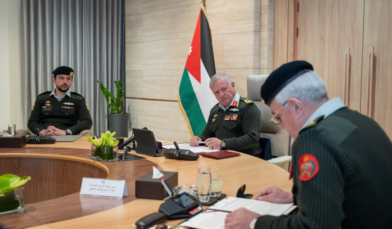 King visits JAF General Command to mark 68th anniversary of army leadership Arabisation